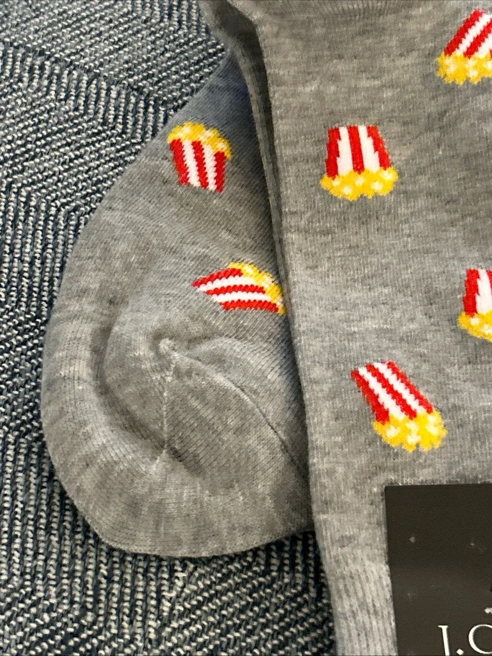 J. CREW~One Size~Men's Heather Gray POPCORN Novelty Casual Crew Socks- New